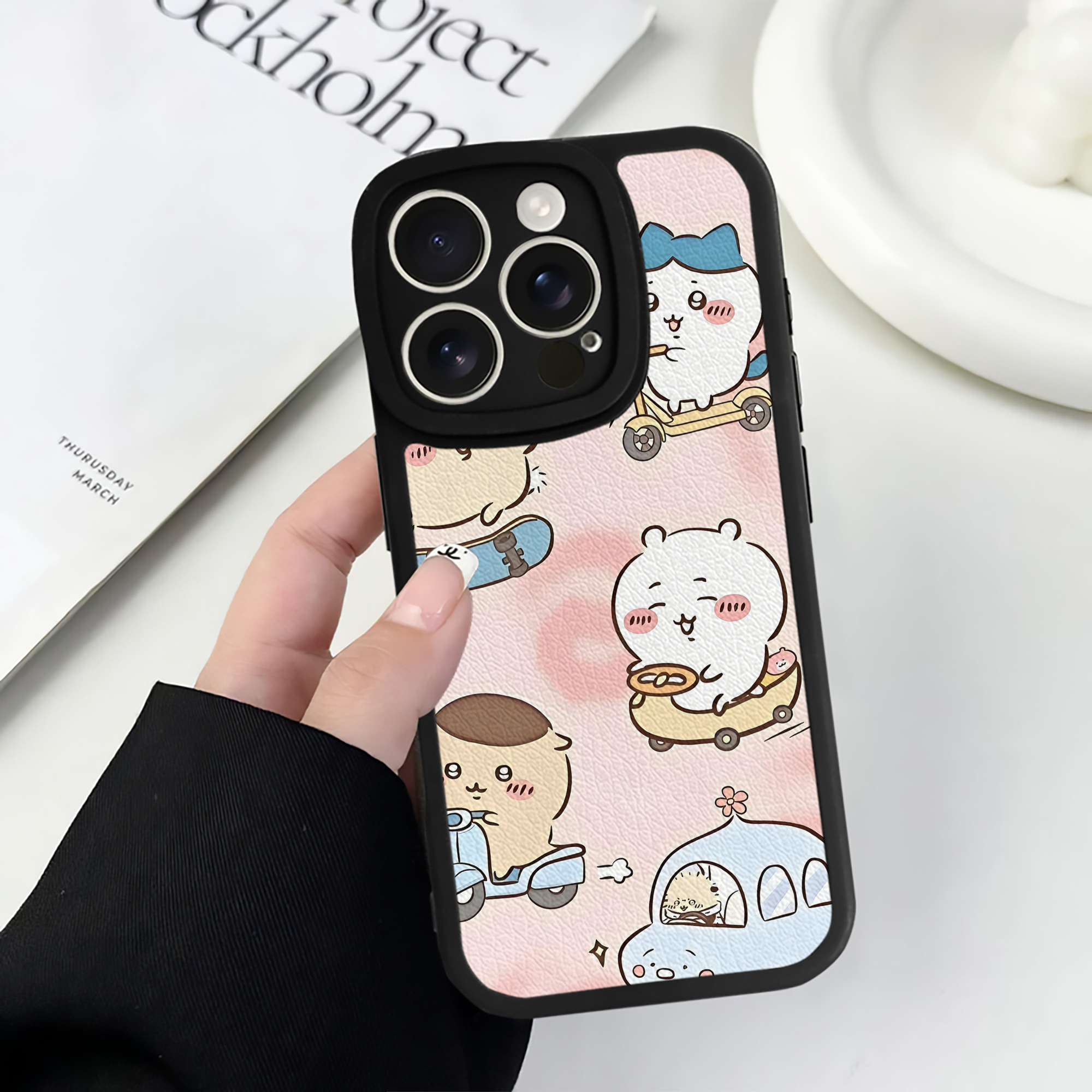 （画像用） ちいかわ Chii-kawa 【iPhone 16シリーズ対応】シリコンスマホケース（レザー調） 材質：シリコン